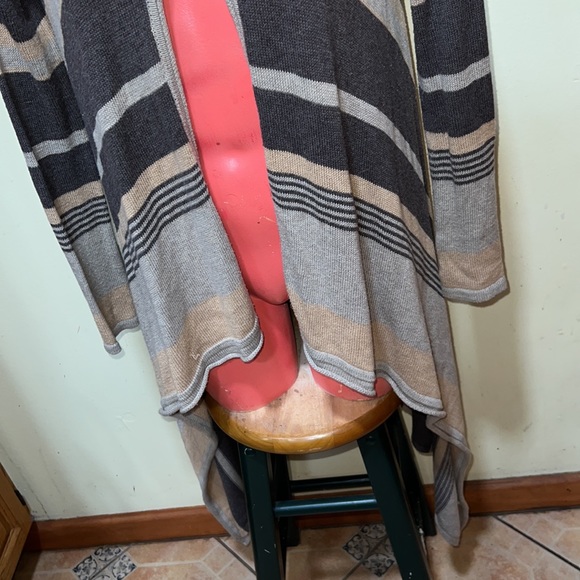 Athleta cardigan sweater wrap with a hood - Picture 6 of 9